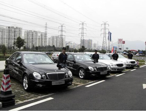 成都長期租車公司價格如何